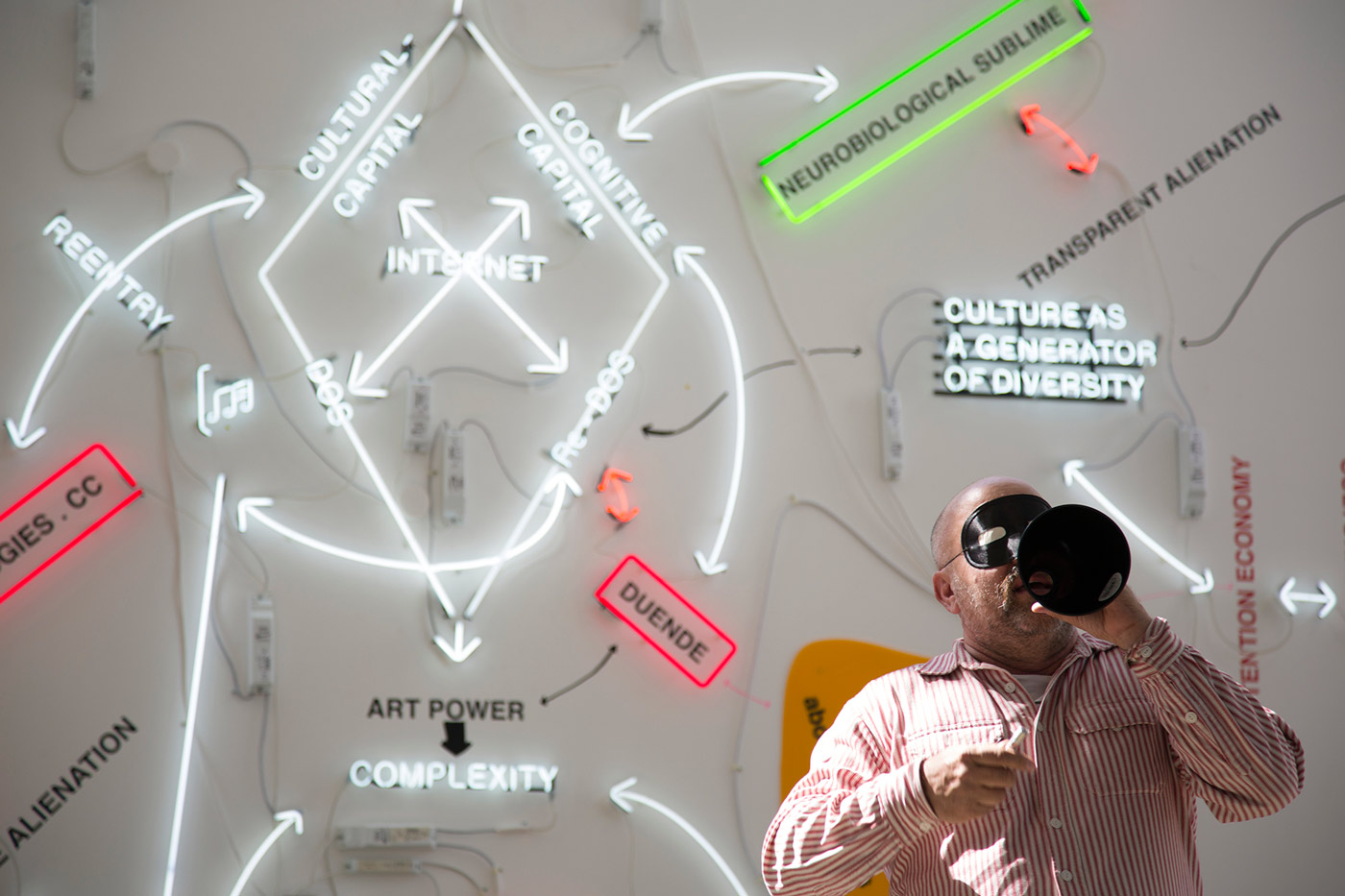 L40_Exhibition_Warren-Neidich